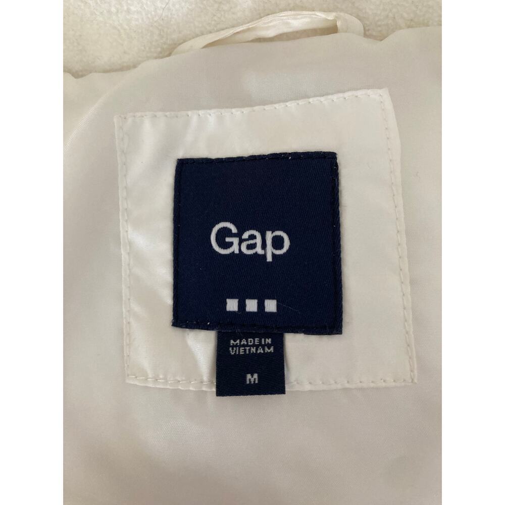 Gap white fitted zipper/snap quilted puffer spring vest with pockets, size M - Picture 2 of 10